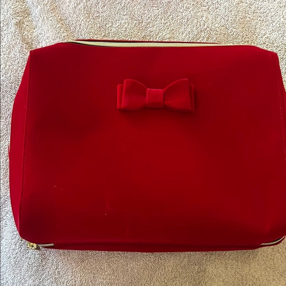 Vibrant Red Cometic Bag Trio - Picture 2 of 16